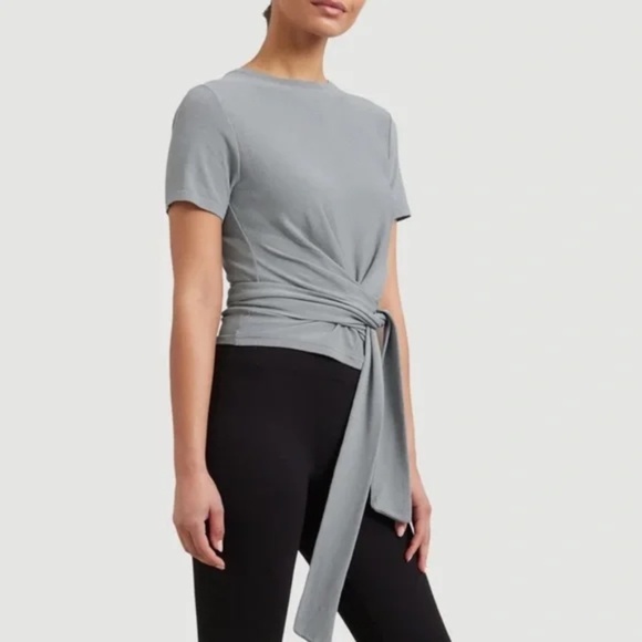 Modern Citizen Short Sleeved Gray Cropped Tie Front. Size M - Picture 2 of 5